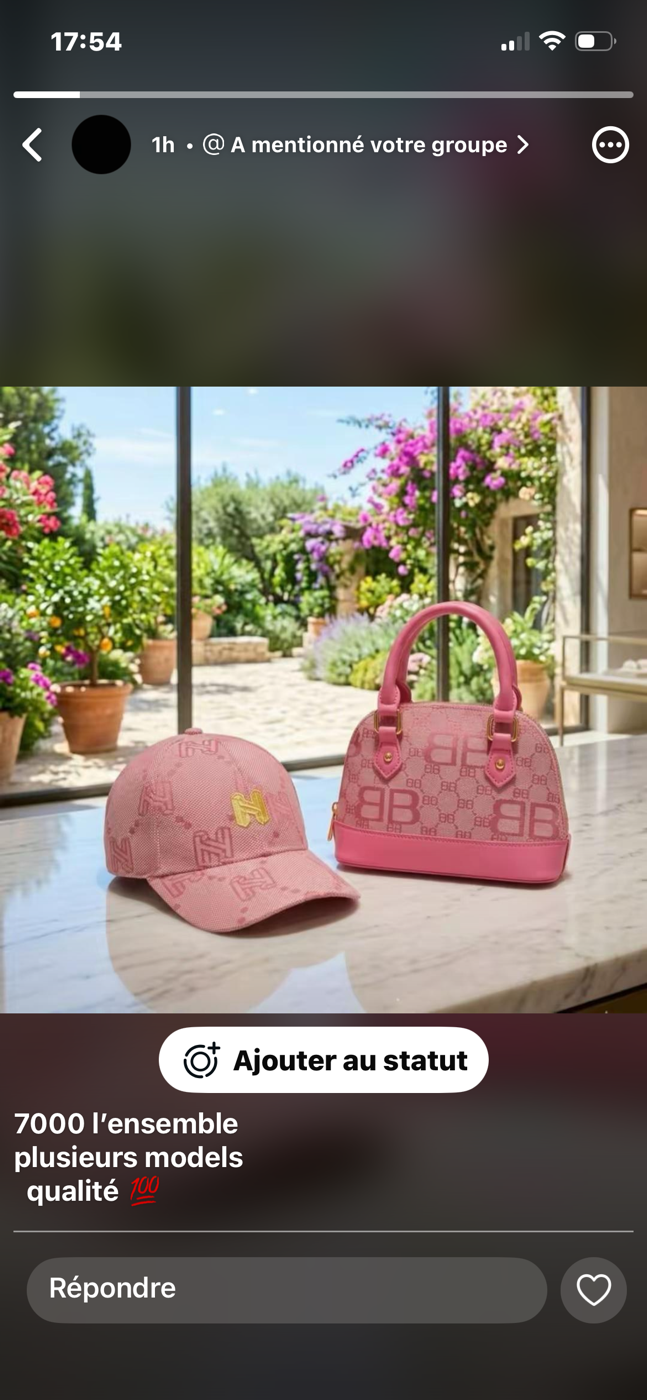 Sac à main et casquette